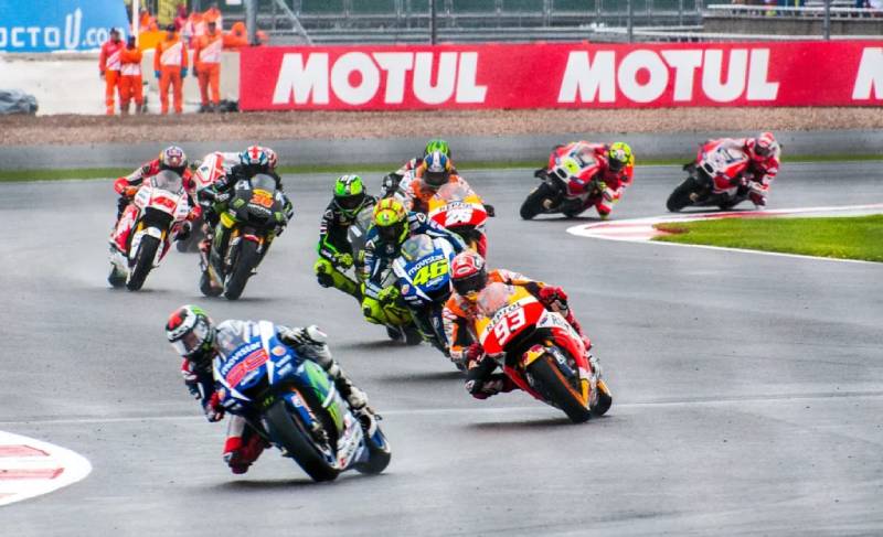 Cá cược đua xe MotoGP 12Bet là gì?